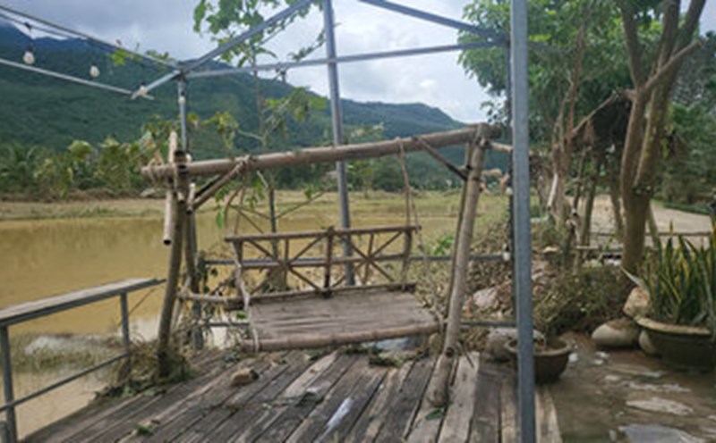 Hoa Bac tourist village devastated after storm Tra Mi. Photo: Mai Huong