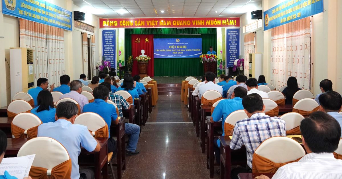 Quang canh hoi nghi. Anh: Phuong Anh