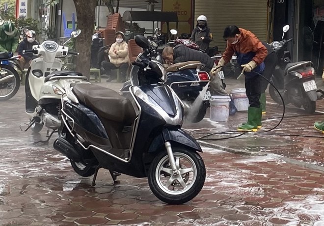 Users should avoid some mistakes in the process of maintaining scooters to ensure safety. Illustration: Cam Ly