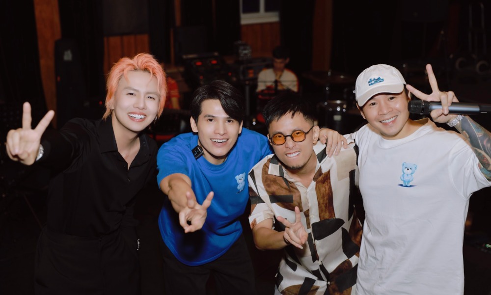 Quoc Thien is actively practicing with his brothers for the upcoming performance in Da Lat. Photo: Character provided