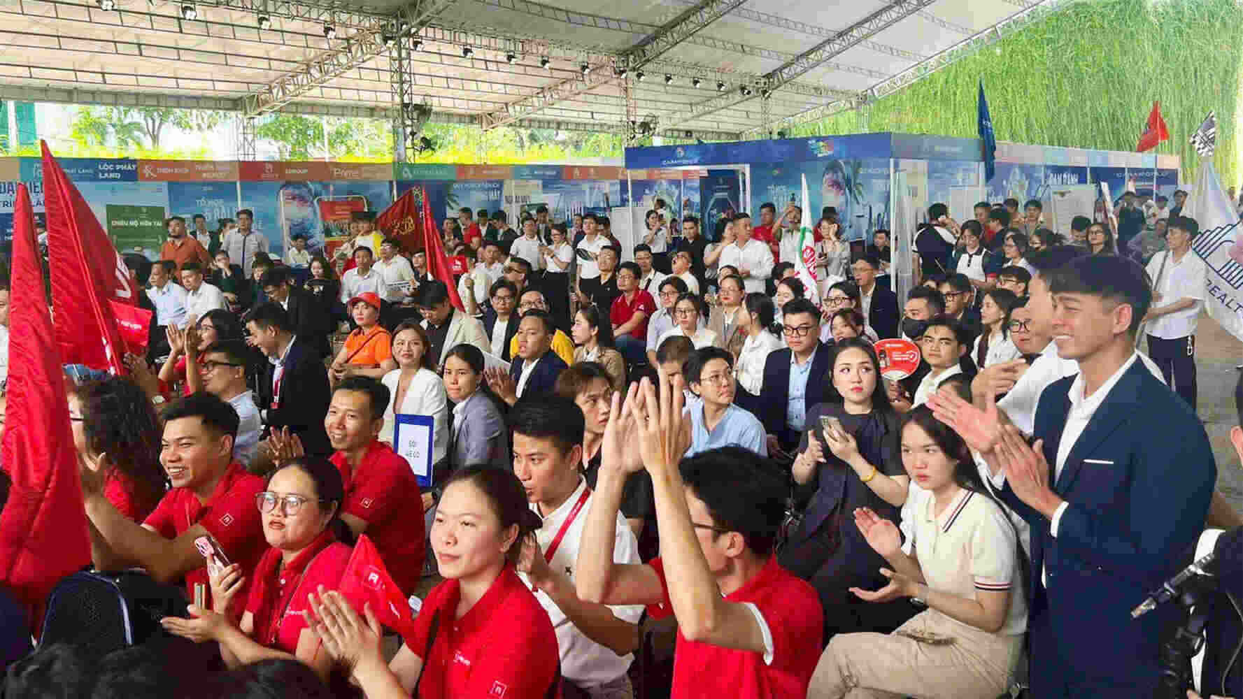 Anh: Cam Ranh