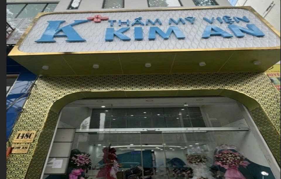 Kim An Beauty Salon Company Limited, located in the center of District 1, illegally operated, causing accidents to customers. Photo: Ho Chi Minh City Department of Health