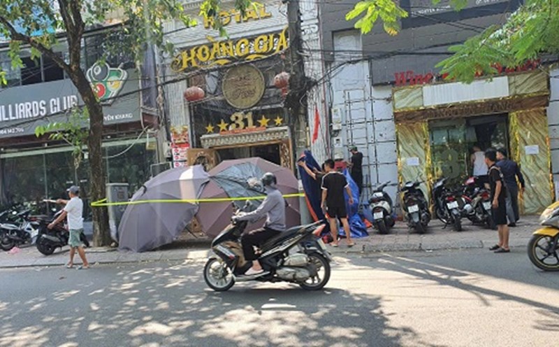 Karaoke bar - where the security guard fell to his death. Photo: Tien Dung