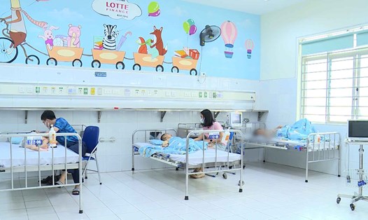 Giao mùa gia tăng trẻ mắc viêm màng não do virus