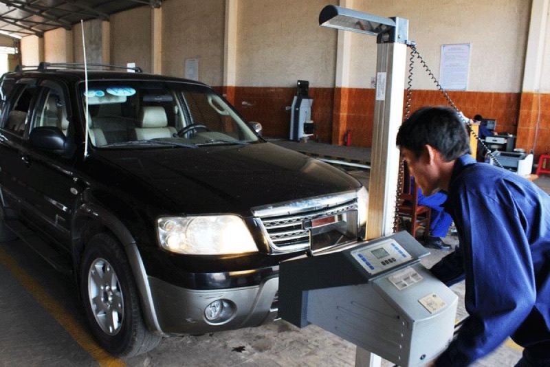 Do not allow negativity or harassment in the inspection of motor vehicles. Illustration photo: Khanh Hoa