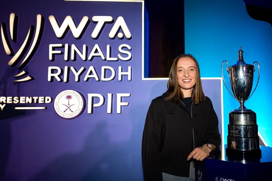 Iga Swiatek la duong kim vo dich WTA Finals. Anh: WTA Tour