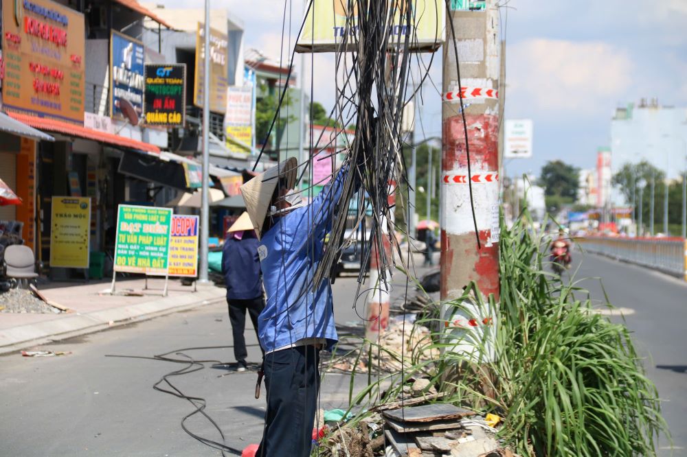   Luoi cap vien thong dang duoc cong nhan gap rut thu hoi.