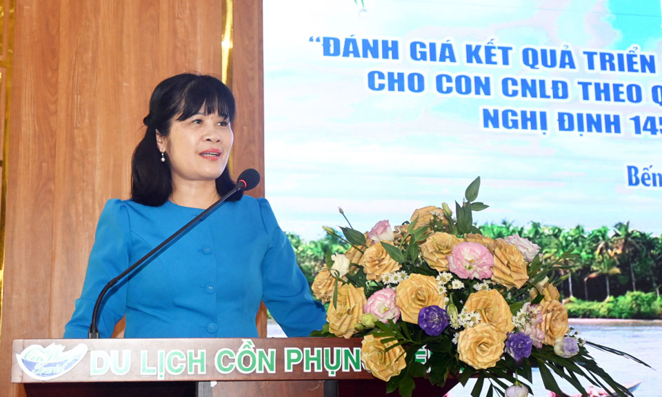 Ba Do Hong Van - Truong ban Nu cong Tong LDLD Viet Nam - Phat bieu tai hoi thao. Anh: Thanh Nhan