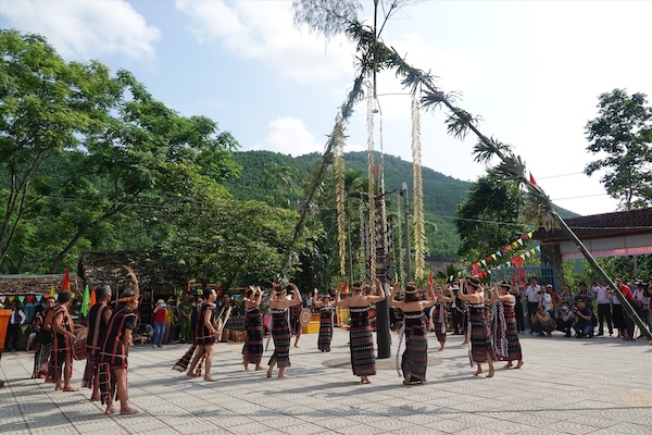 Phát triển du lịch cộng đồng để bảo tồn văn hóa Cơ Tu. Ảnh: Mai Hương