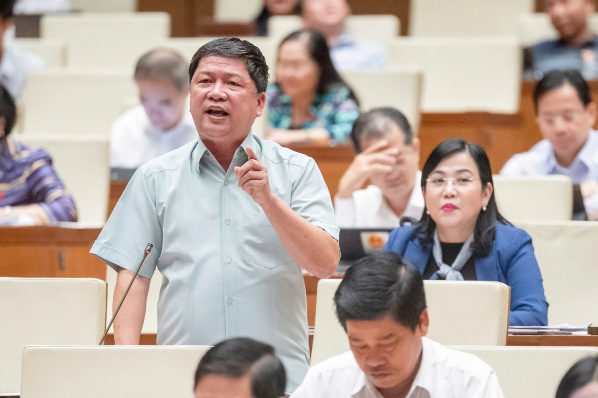 National Assembly Delegate Ta Van Ha proposed to make public the annual health insurance balance. Photo: Pham Thang