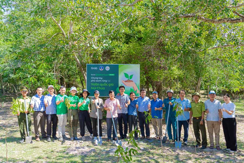 Launching ceremony of GrabForGood Forest afforestation project in Ninh Thuan province. Photo: Provided by the company