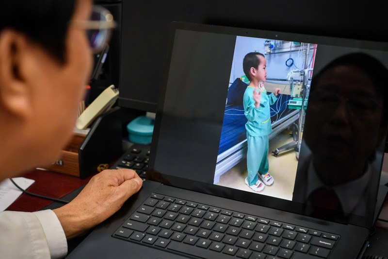 The child recovered after CAR-T cell transplant. Photo: Ha Nam