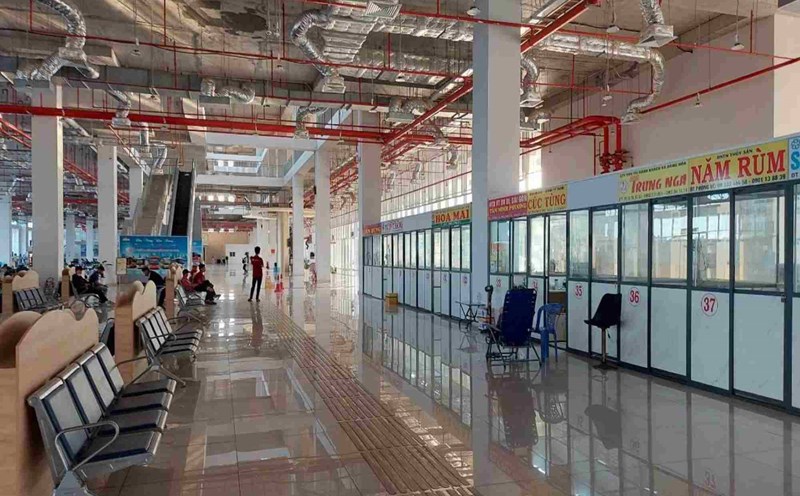 Few passengers at the new Mien Dong bus station (Thu Duc City, Ho Chi Minh City). Photo: Minh Quan