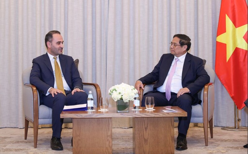 Prime Minister Pham Minh Chinh received Mr. Amir Ali Salemi - CEO of Qatar's JTA International Investment and Consulting Group. Photo: VGP