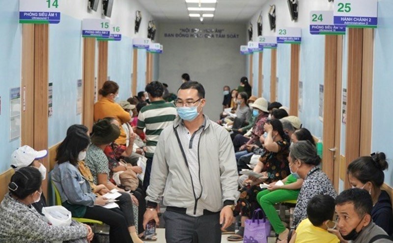 Khanh Hoa will pilot the implementation of Electronic Health Book for integration on the VNeID application. Photo: Nguyen Ly