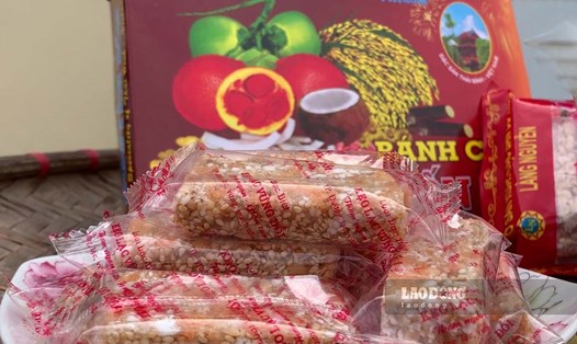 Đặc sản bánh cáy làng Nguyễn Thái Bình. Ảnh: Lương Hà