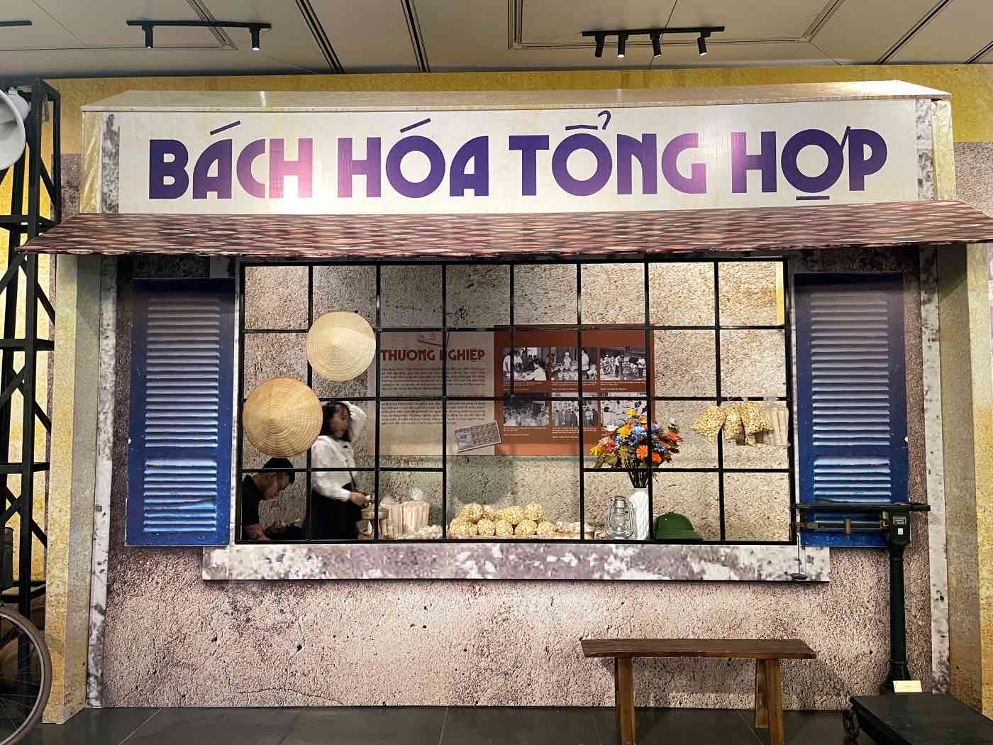 Bach hoa tong hop Ha Noi thoi ky bao cap.