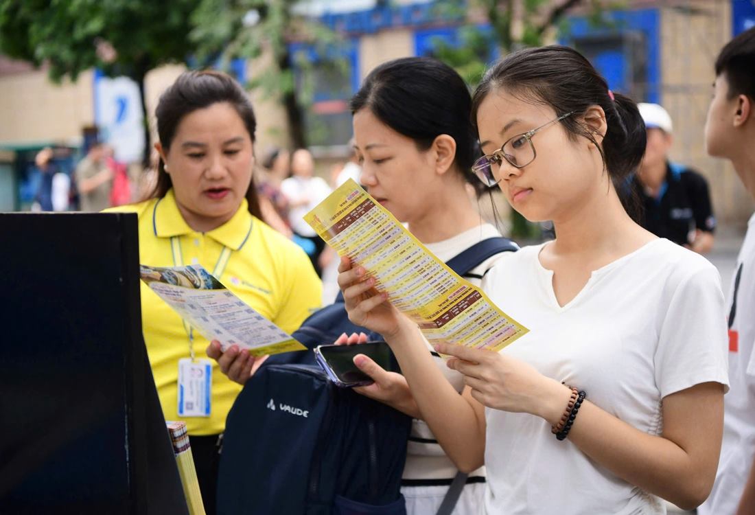 Nhieu uu dai hap dan duoc Vietravel mang toi gian hang tai Le hoi Ao dai Du lich Ha Noi 2024.