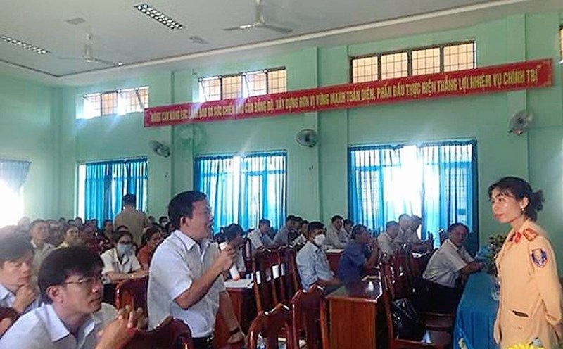 Police forces in Dak Lak focus on propagating and disseminating traffic safety laws to union officials, union members and local residents. Photo: Bao Trung