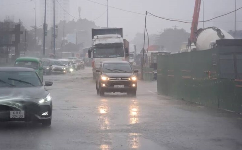 Thunderstorms continue in the South. Photo: Anh Tu