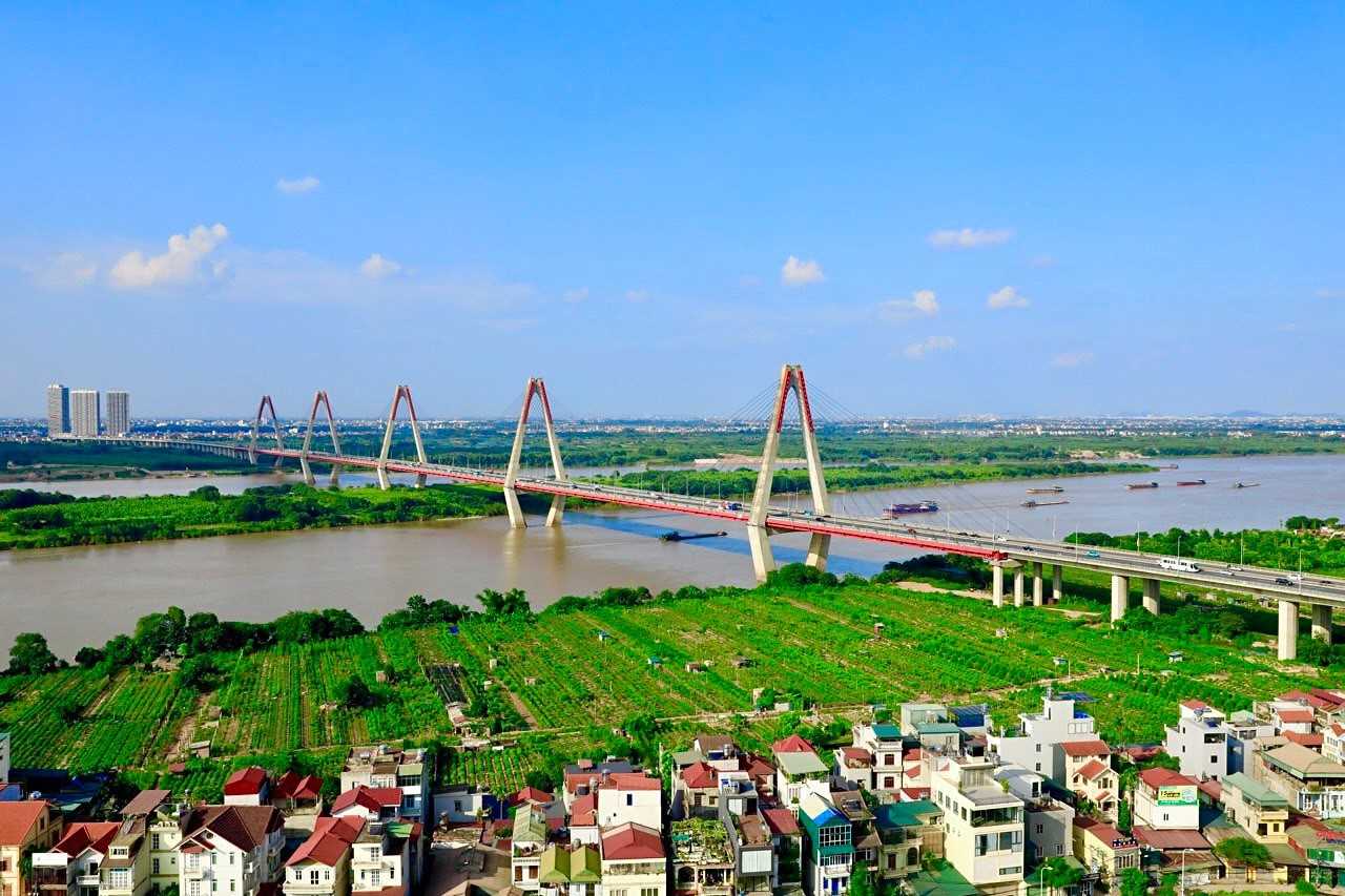 Nhật Bản giúp Việt Nam xây dựng cầu Nhật Tân. Ảnh: JICA