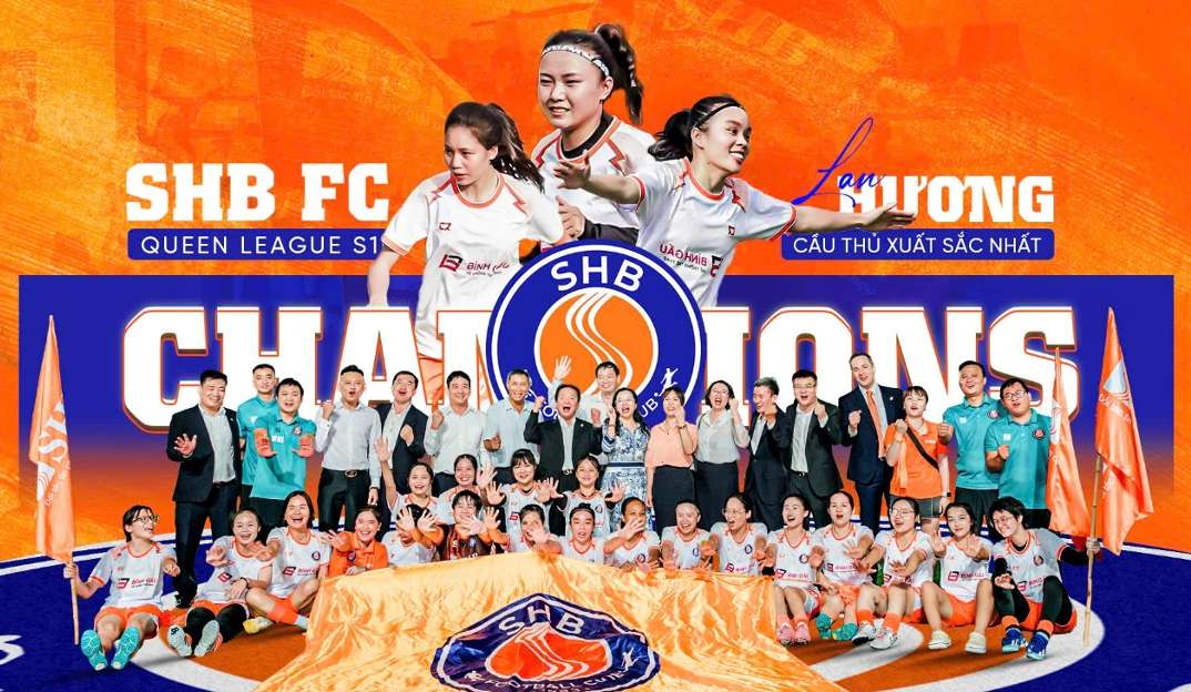 Mr. Hien and SHB leaders are very interested in football activities in particular and sports in general. Photo: SHB