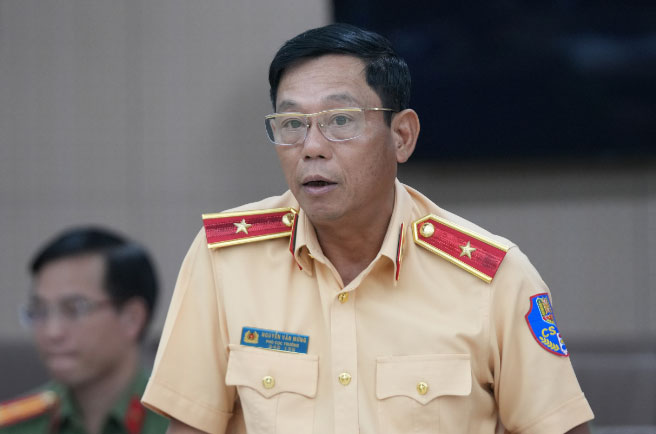 Thiếu tướng Nguyễn Văn Mừng nói về việc giữ nguyên mức xử phạt hành vi vi phạm nồng độ cồn. Ảnh: Quang Việt