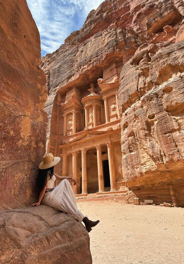 Petra - khu di tich khao co o mien Tay Nam Jordan, duoc nha tham hiem nguoi Thuy Si - Johann Ludwig Burckhardt kham pha vao nam 1812. Nam 1985, Petra con duoc menh danh la thanh pho hoa hong. To chuc UNESCO da cong nhan thanh co nay la Di san Van hoa The gioi. Anh: Phuong Hang