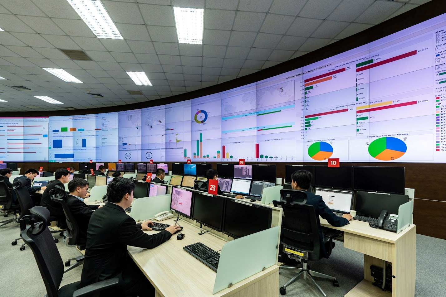 Kết cấu hạ tầng, đặc biệt là hạ tầng số, đang được đầu tư phát triển mạnh mẽ. Ảnh: Hải Nguyễn