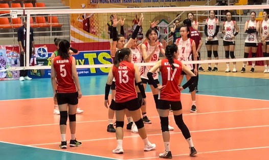 Giải bóng chuyền giao hữu Cúp Loa Thành mở rộng 2024 diễn ra trong ngày 4.10. Ảnh: Hoàng Huê