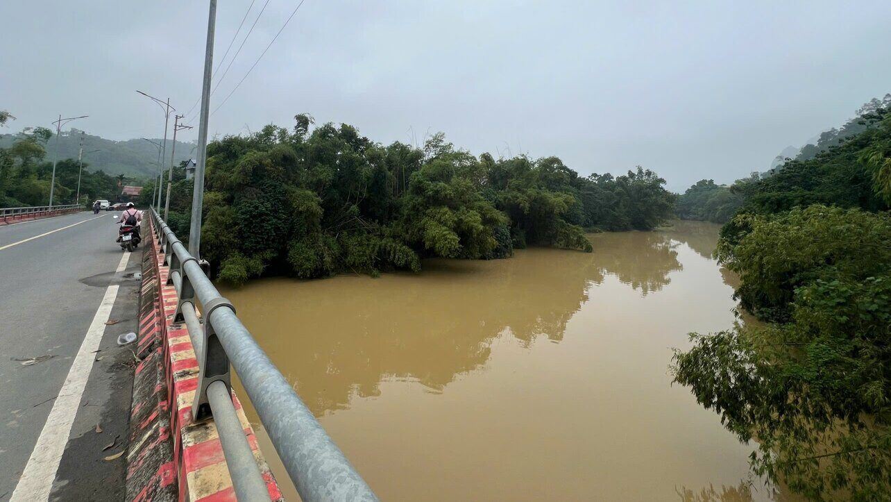 Huyện Lương Sơn đã tìm được nhà thầu thi công cho dự án khắc phục hậu quả thiên tai, sạt lở có tổng mức đầu tư 140 tỉ đồng. Ảnh: Minh Nguyễn