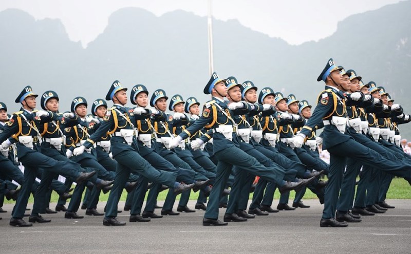 The Ministry of National Defense has just responded to voters' petitions for social insurance for those who were demobilized, discharged, or quit their jobs before December 15, 1993. Illustration: Ai Van