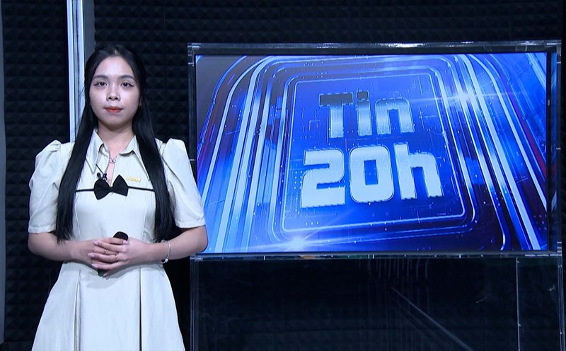 20h News: 5 cars collided in Hanoi, car was completely crushed