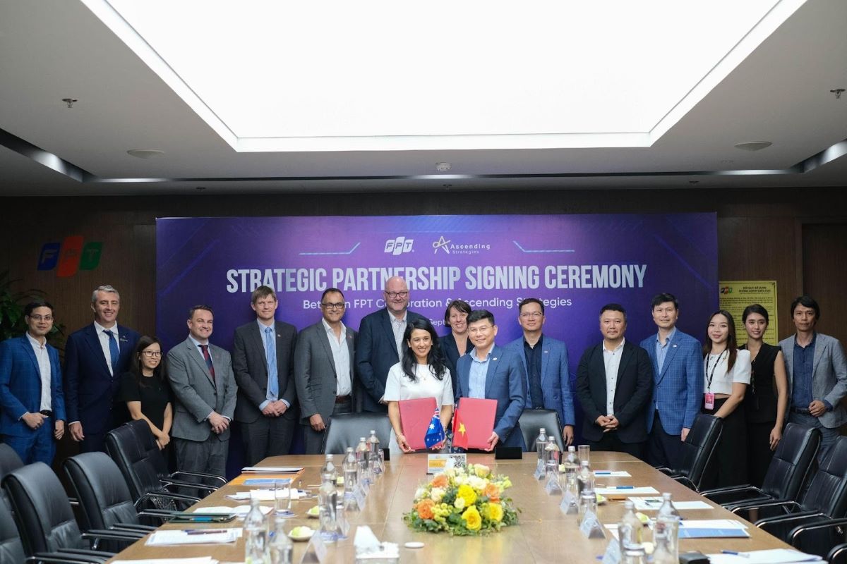 Cooperation signing ceremony between FPT and Ascending Strategies. Photo: FPT