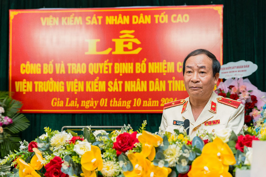 New Director of Institute of Gia Lai Provincial People's Procuracy Nguyen Van Chien speaks after receiving the appointment decision. Photo: Gia Lai Provincial People's Procuracy