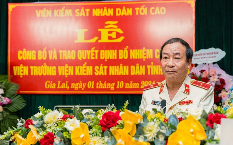 New Director of Institute of Gia Lai Provincial People's Procuracy Nguyen Van Chien speaks after receiving the appointment decision. Photo: Gia Lai Provincial People's Procuracy
