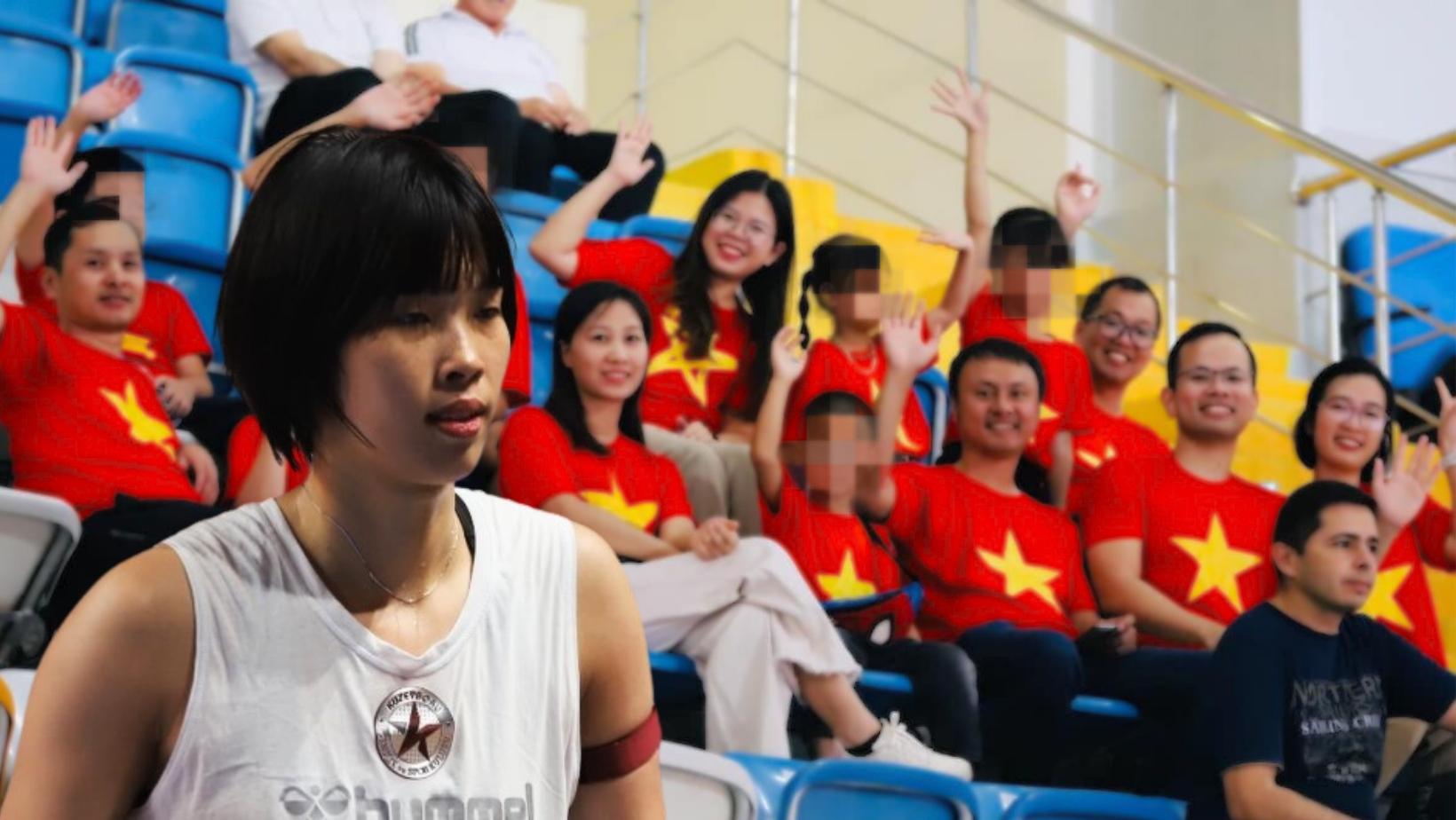 Striker Thanh Thuy received attention and support from Vietnamese fans in Türkiye. Photo: Kuzeyboru FC