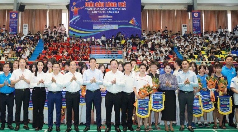 Khai mạc Giải cầu lông trẻ tranh Cúp Báo Tuổi trẻ Thủ đô lần thứ XI năm 2024. Ảnh: Ban tổ chức