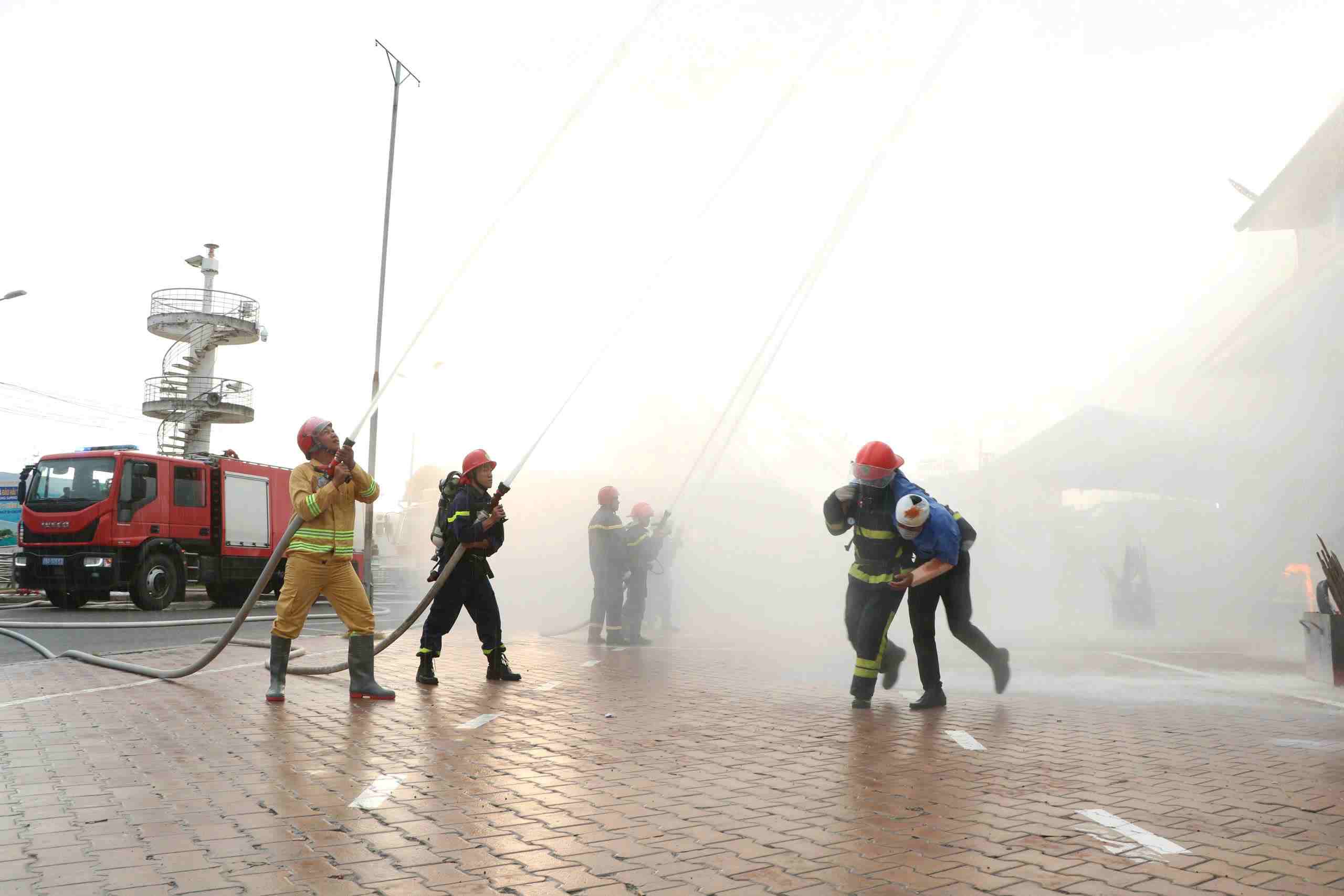 Cong tac PCCC va CNCH nhanh chong duoc trien khai. Anh: Tien Dung