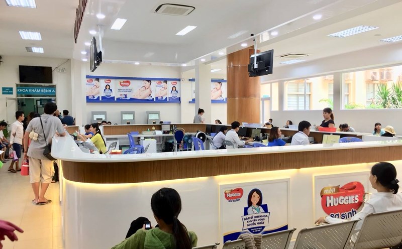 The Examination Department of Hung Vuong Hospital in Ho Chi Minh City receives many patients every day. Photo: MINH TRANG