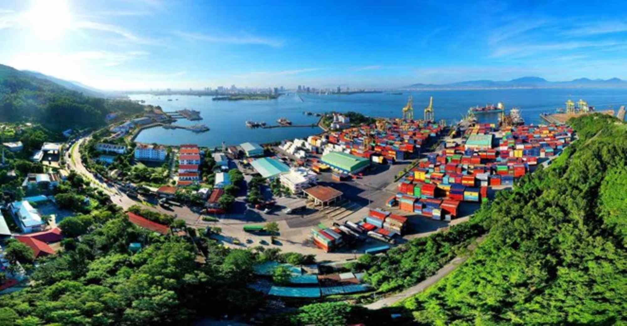 A corner of the seaport in Da Nang. Photo: Xuan Tu