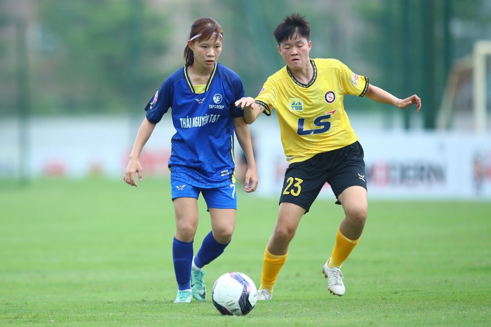 Sơn La (áo vàng) tiếp tục có điểm ở giải U19 nữ Quốc gia 2024. Ảnh: VFF