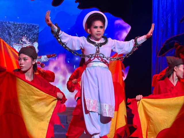 Binh Tinh plays in a new play. Photo: NSCC.