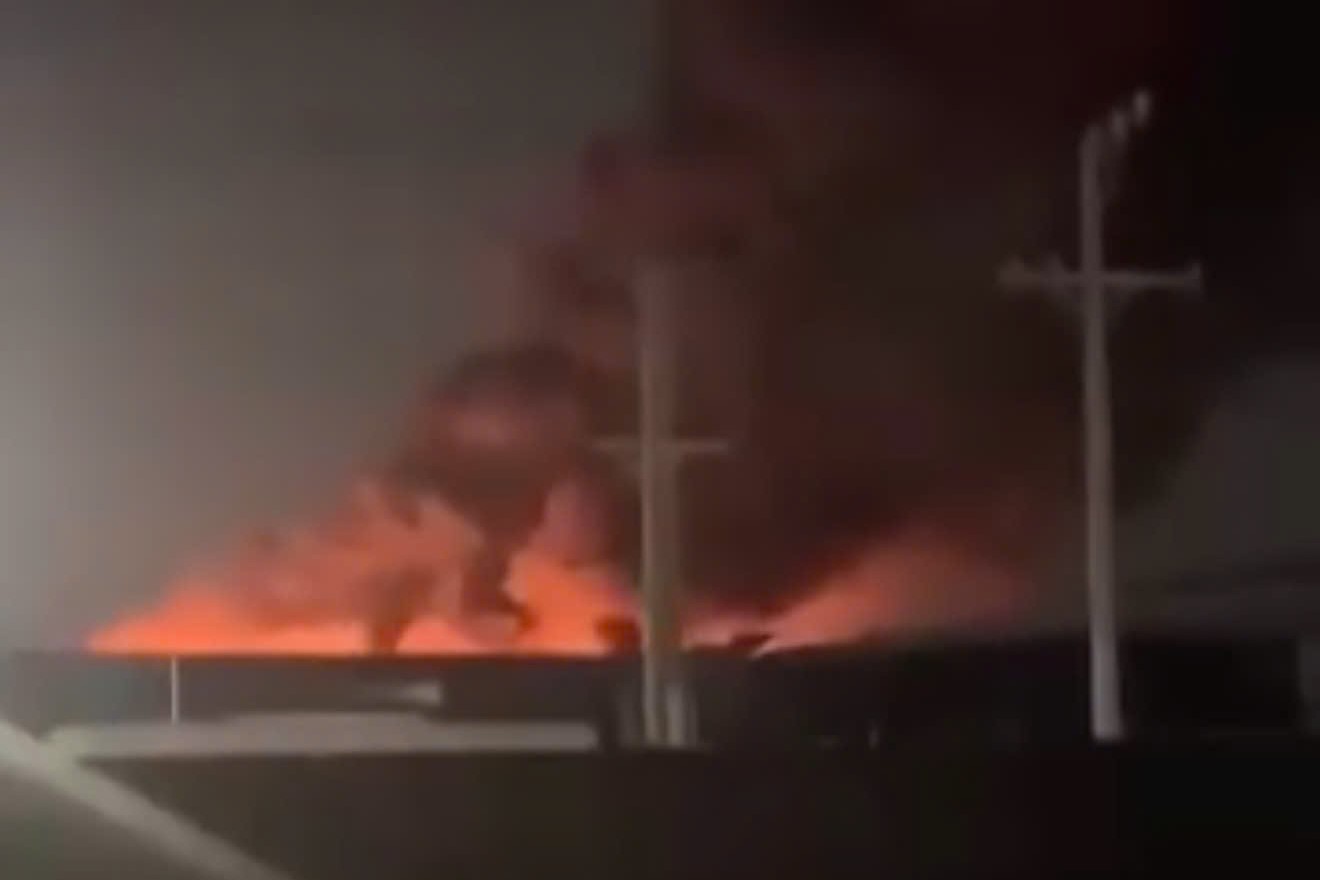 A fire broke out on the evening of October 6 at a business in Long Dien district. Photo: Thao Phuong