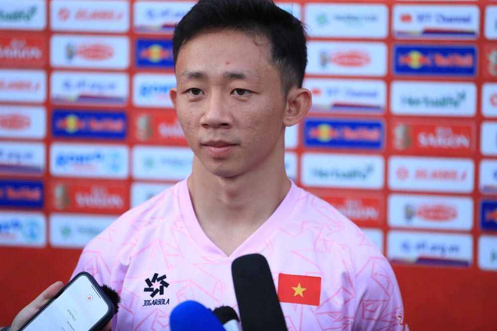 Midfielder Chau Ngoc Quang of Hoang Anh Gia Lai team will join the Vietnam national team during FIFA Days in October 2024. Photo: Minh Dan