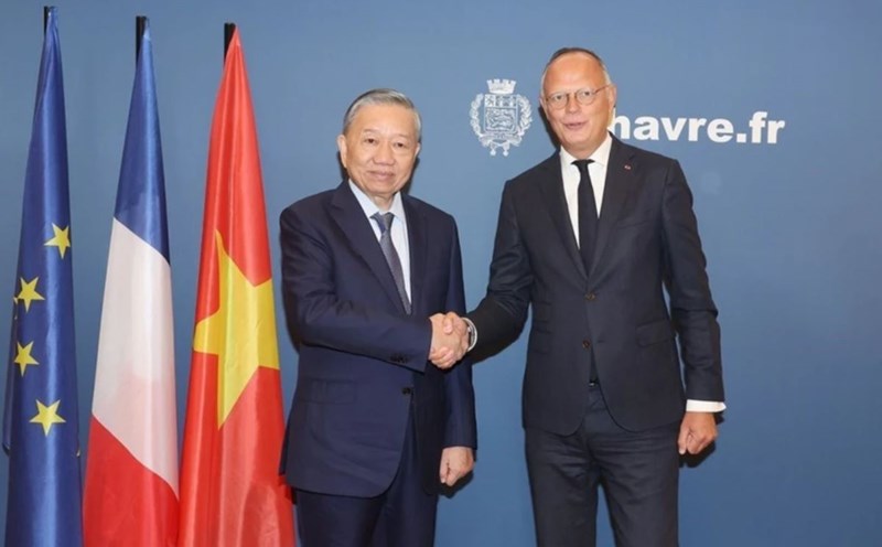 General Secretary and President To Lam and Mayor of Le Havre, former French Prime Minister Edouard Philippe. Photo: VNA