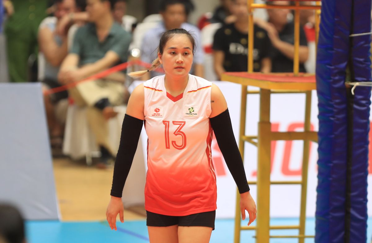 Chuyền hai Nguyễn Linh Chi của đội bóng chuyền nữ Binh chủng Thông tin. Ảnh: Hoàng Huê