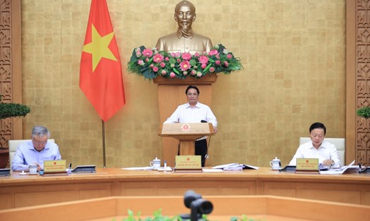 Thủ tướng Chính phủ Phạm Minh Chính yêu cầu tiếp tục xử lý các ngân hàng yếu kém, phương án xử lý đối với Ngân hàng SCB. Ảnh: VGP/Nhật Bắc