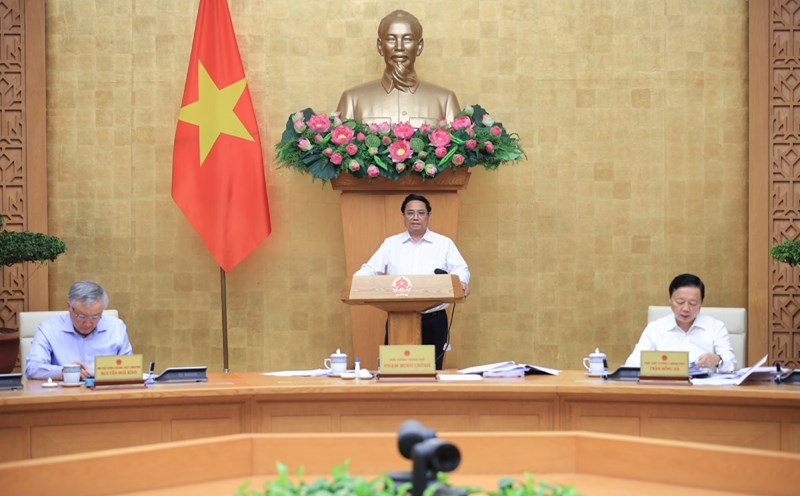 Prime Minister Pham Minh Chinh requested to continue handling weak banks and the handling plan for SCB Bank. Photo: VGP/Nhat Bac