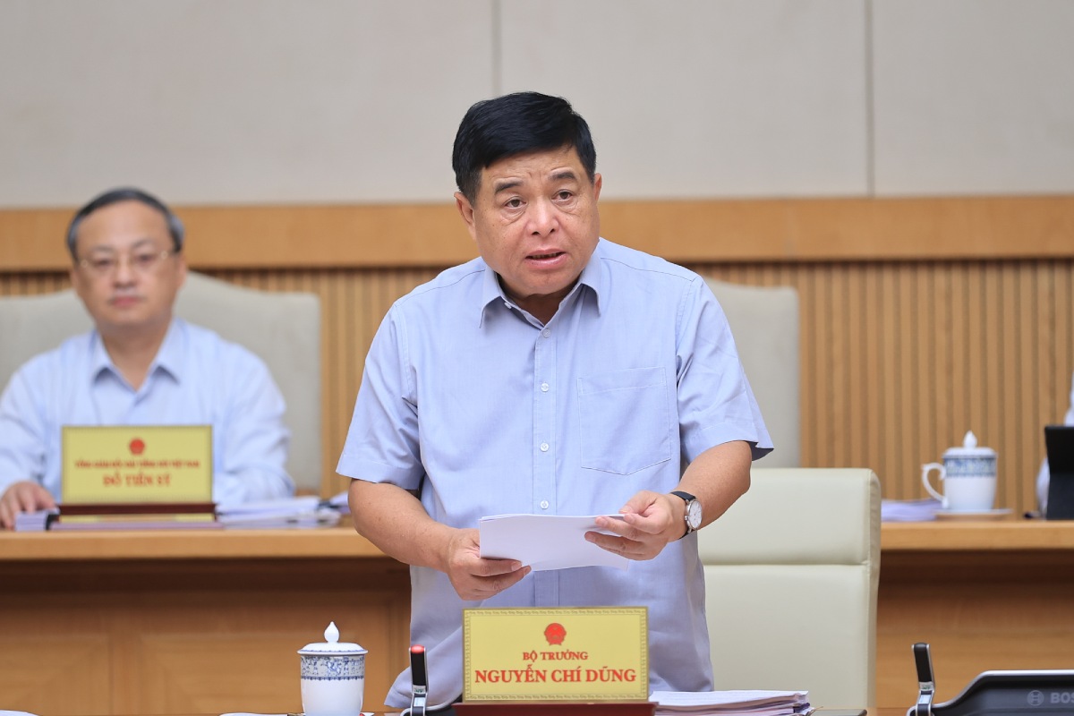Bộ trưởng Bộ Kế hoạch và Đầu tư Nguyễn Chí Dũng cập nhật kịch bản tăng trưởng 2024. Ảnh: VGP